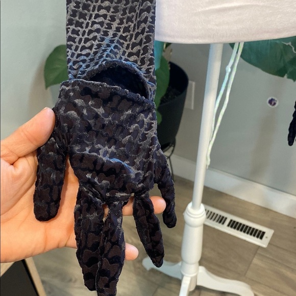 Skims Velvet Crop Top Logo 2X Soot Black Plus Size Logo Burnout Open Bust - Picture 4 of 10